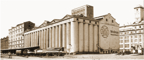 Fotografia de la Fachada de la fabrica Silos Molinos S.A.