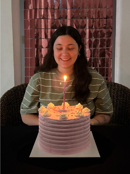 foto de cumpleaños con la torta