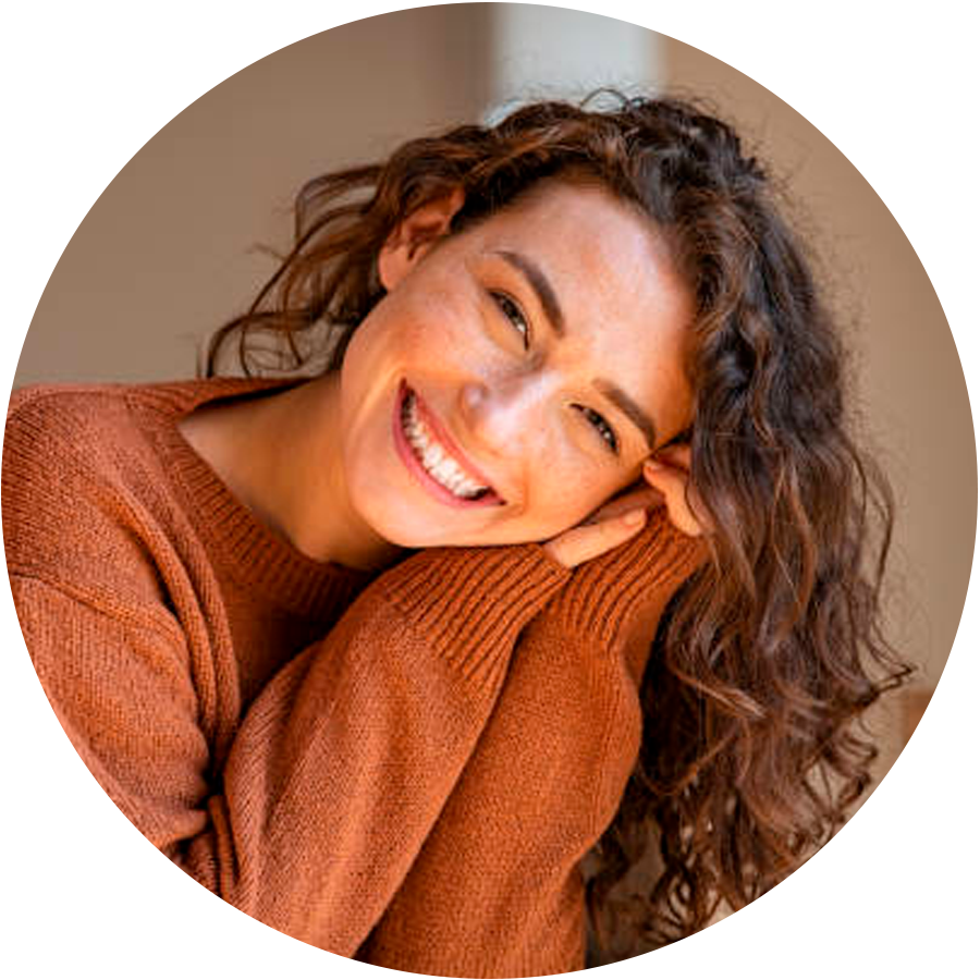 Foto de usuario 1: Una mujer sonriendo a cámara